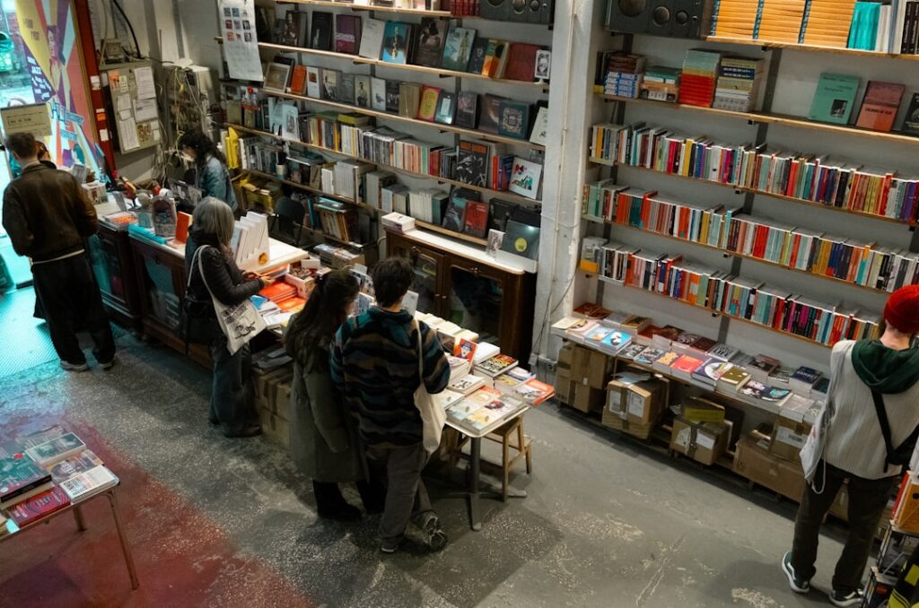 LX Factory bookstore Ler Devagar interior
