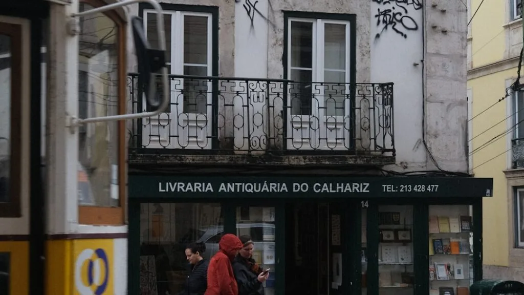 Façade de la librairie antiquaire Livraria do Calhariz à Lisbonne