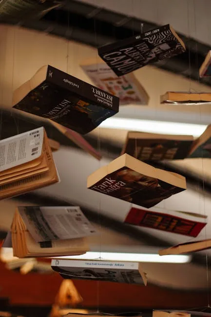 Livres suspendus au plafond dans la librairie Ler Devagar du LX Factory, Lisbonne