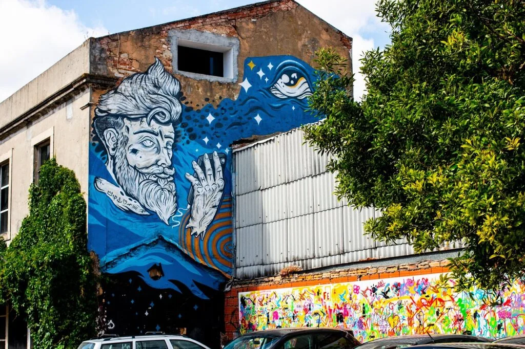 Street mural LX Factory noon
