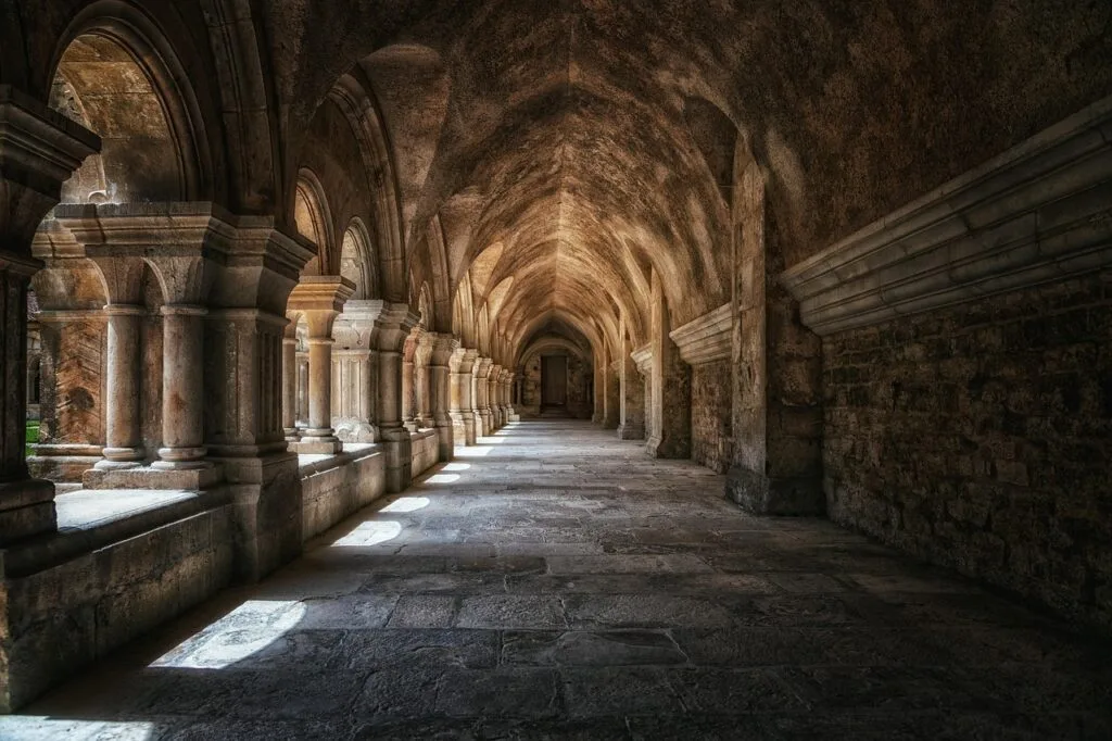 Jerónimos Monastery cloister morning