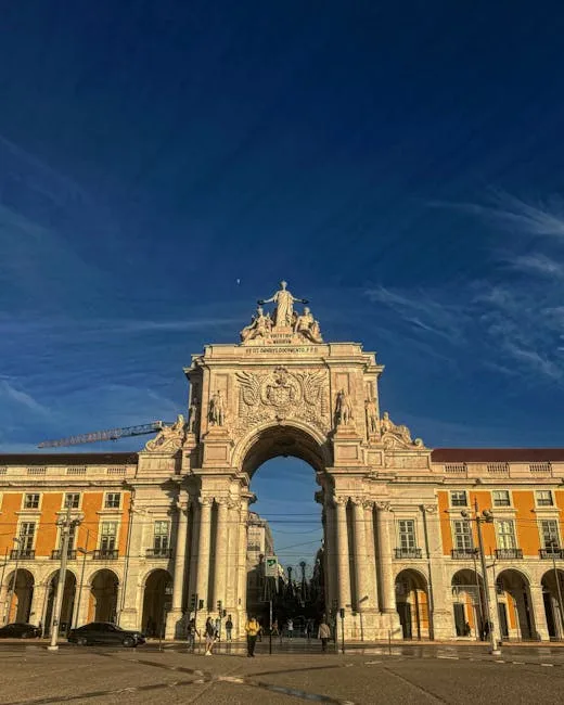 Arche monumentale Rua Augusta dominant la Praça do Comércio à Lisbonne